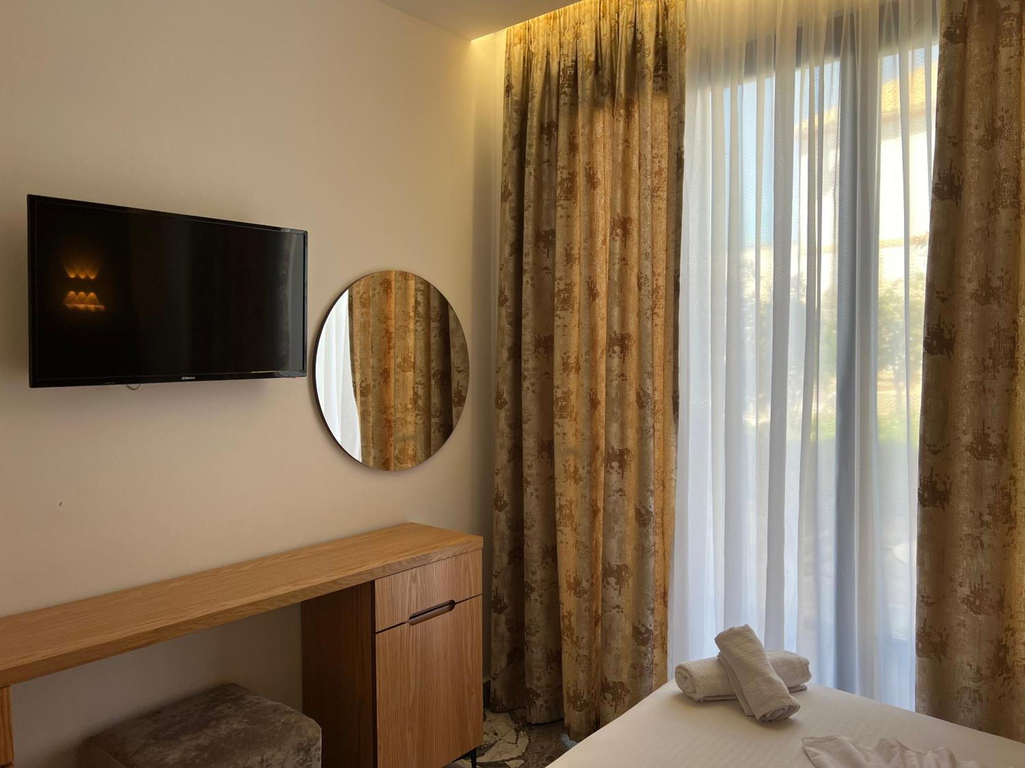 Poseidon Hotel 2 Ksamil Eksteriør billede